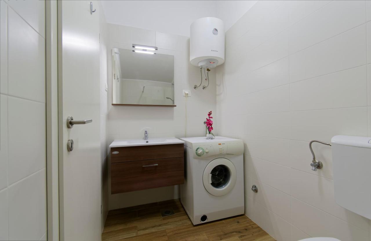 Apartments Goran By Rent Istria Umag Eksteriør bilde